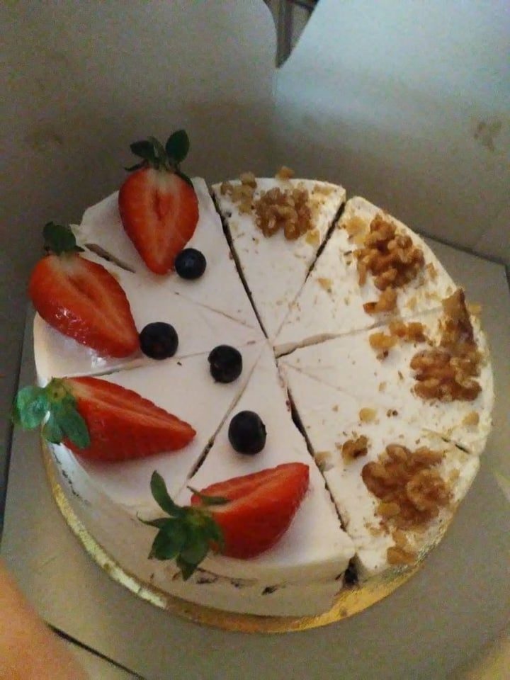 review photo of Alice in Wonderpie Tarta De Fresa Y No Queso / Tarta De Zanahoria Y Nueces shared by @nachouve on 06 Mar 2020 - review