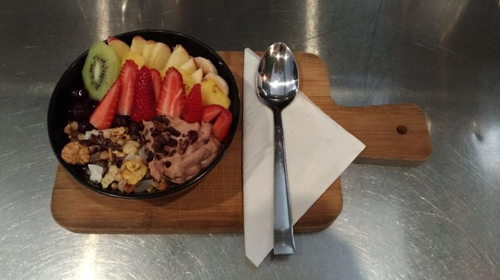 review photo of Oikos Cafe Triple Choc Acai Bowl shared by @lattebinch on 30 Nov 2018 - review