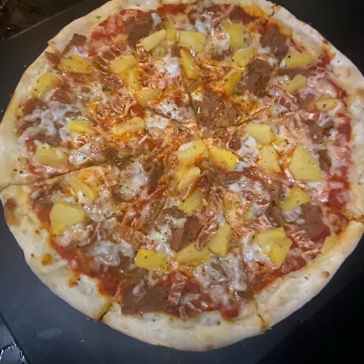 photo of Neon Tiger Hawaiian pizza shared by @rainbowzombievegan on  02 Jan 2022 - review
