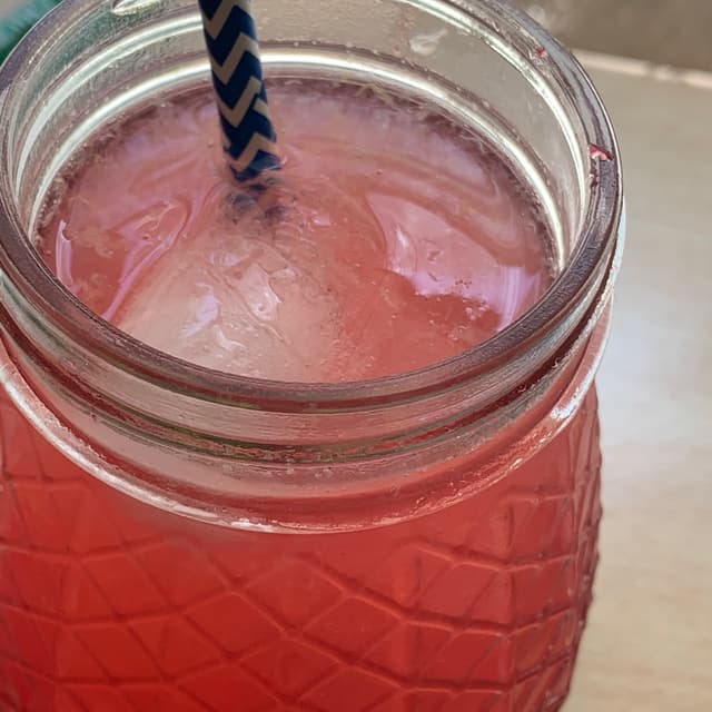 Photo du plat “Limonada Especial - Pink Lemonade”