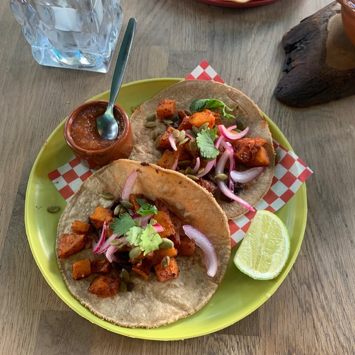 photo of Cantina Caliente Calabaza Pibil Tacos shared by @hereforareason on  25 Jul 2022 - review