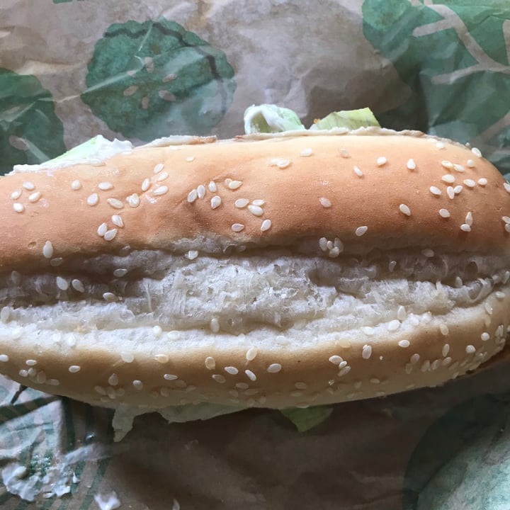 photo of Burger King Vegan royale shared by @vinrojo on  18 Aug 2021 - review