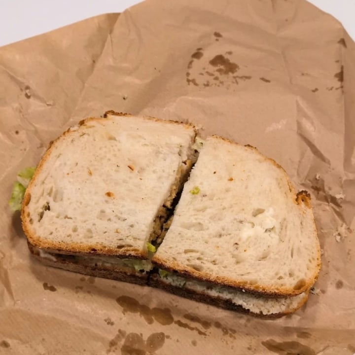 photo of Vegan Sandwich Co Chick*n & Stuffing shared by @signormusetto on  13 May 2022 - review