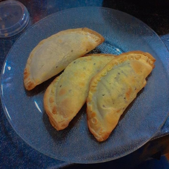 photo of Empanadas de 10 - San Justo Empanada De Humita shared by @candemagali on  01 Nov 2021 - review