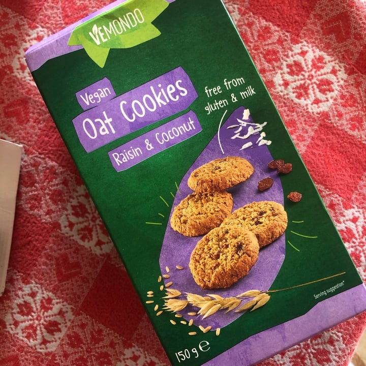 photo of Vemondo Vegan Oat Cookies Raisin & Coconut shared by @alessandrafuriosa on  04 Mar 2022 - review