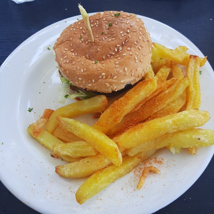 review photo of V8 Roadhouse Mushroom Burger shared by @pretoriavegan on 30 May 2022 - review