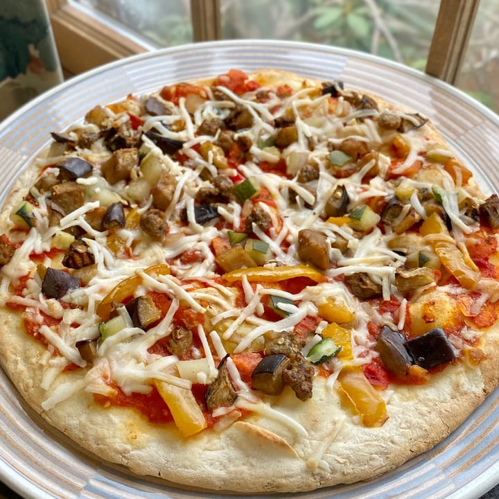 photo of Oggi Foods AMERICANA – BEYOND MEAT PIZZA shared by @amz8893 on  15 Jan 2021 - review