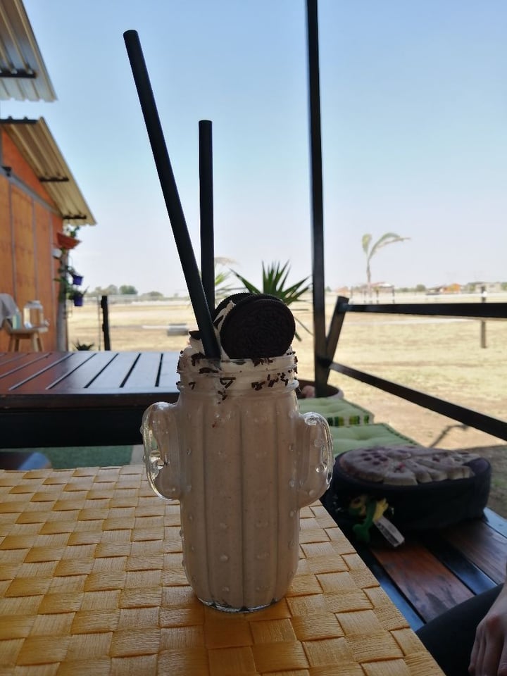 photo of Asher's Corner Cafe @ Ashers Farm Sanctuary Cookies 'n Cream Milkshake shared by @jessipambee on  30 Oct 2019 - review