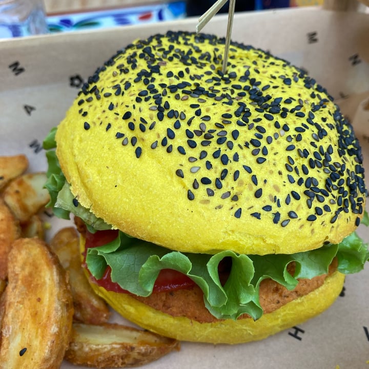 photo of Flower Burger Funky Cecio shared by @helenax on  14 Jul 2022 - review