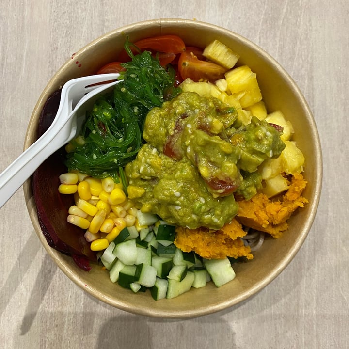 photo of Poke Theory Avocado Poke Bowl shared by @qiiaannn on  10 May 2022 - review