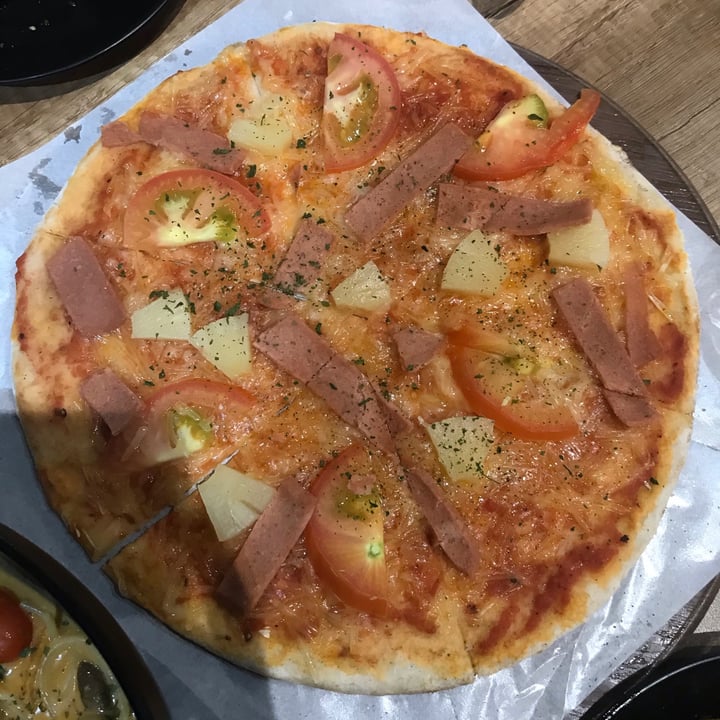 photo of Saute-San Hawaiian Pizza shared by @veggieoty on  07 Nov 2020 - review