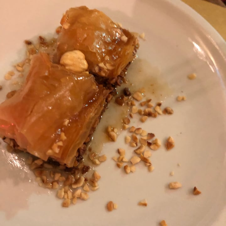 review photo of Al Madina specialità Mediorientali Pisa Baklawa alle nocciole shared by @unamargheritavegana on 13 Mar 2022 - review