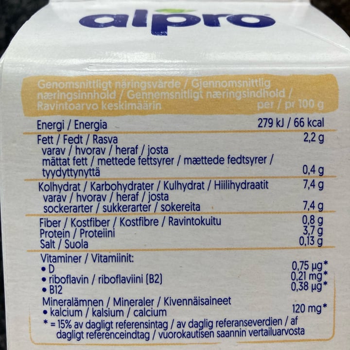 photo of Alpro Plantgurt  vanilla shared by @forestgreenregnskov on  17 Dec 2021 - review