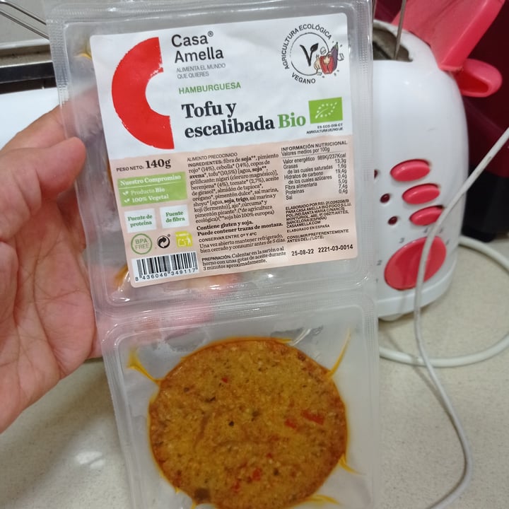 photo of Casa Amella Hamburguesa Tofu y escalibada Bio shared by @isabeletta on  03 Sep 2022 - review