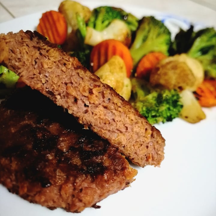 review photo of Beyond Meat Beyond Burger Plant-Based Burger 19g shared by @karencita89 on 07 Oct 2020 - review
