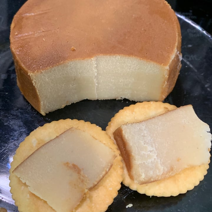 photo of Miyoko's Creamery Smoked English Farmhouse Cheese Wheel shared by @onehungryvegan on  31 May 2021 - review