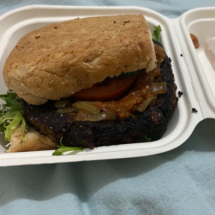 photo of Dr Phil-Afel Vegan Goods Dr. Phil-Afel Original Vegan Burger shared by @provegza on  17 Jul 2020 - review