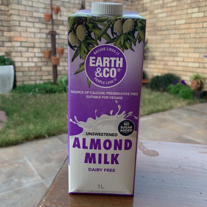 photo of Earth & Co Unsweetened Almond Milk shared by @emcraik on  13 Aug 2020 - review