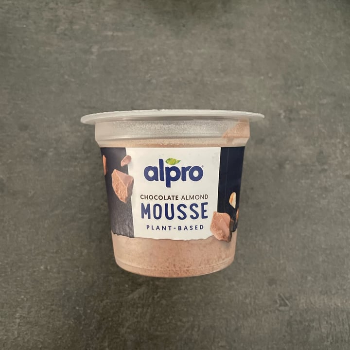 photo of Alpro Alpro mousse de chocolate almendras shared by @catehl on  14 Apr 2022 - review