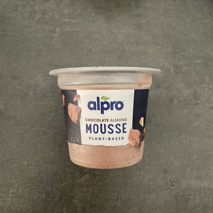 review photo of Alpro Alpro mousse de chocolate almendras shared by @catehl on 14 Apr 2022 - review