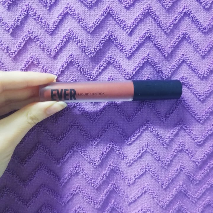 review photo of Wemakeup Ever rossetto liquido shared by @veganchick1999 on 15 Apr 2021 - review