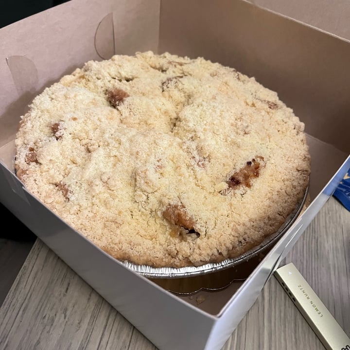 photo of DC Vegan Apple Crumb Pie shared by @guatamabuddha on  02 Dec 2022 - review
