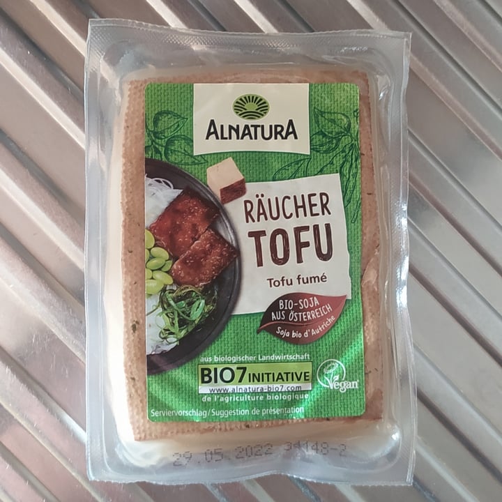 photo of Alnatura Räucher Tofu shared by @bratkart0ffel on  31 Dec 2021 - review