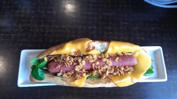 photo of La Cerveseria Clandestina Vegan Frankfurt Sandwich: Heura shared by @oskar-vegantv on  01 Oct 2019 - review