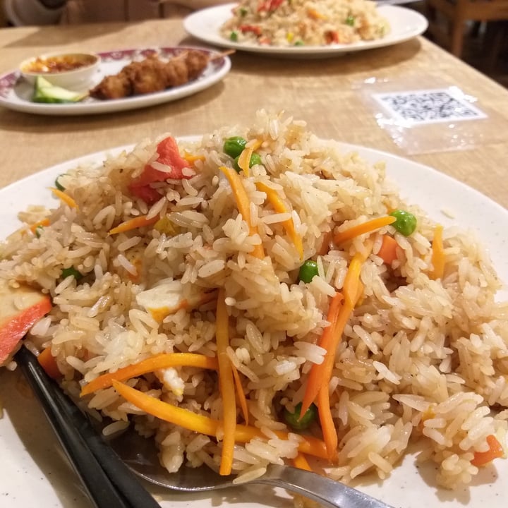 photo of Vegie Bowl Springvale Vegetarian Fried Rice shared by @ava1kenobi on  20 Oct 2022 - review