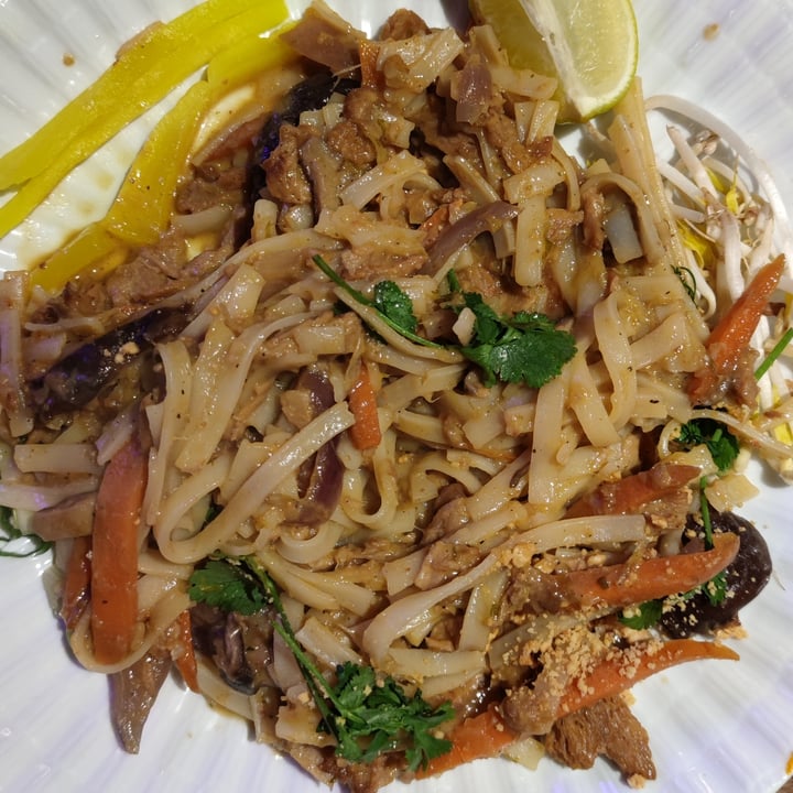 photo of Flax & Kale Passage Pad Thai De "Pollo" shared by @micoylala on  19 Mar 2022 - review
