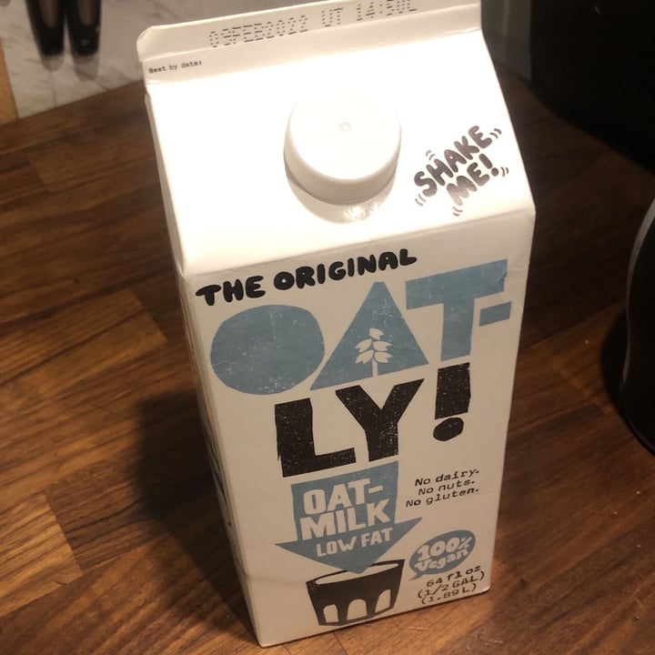 photo of Oatly Oat Milk Low-fat shared by @austindobbins on  07 Dec 2021 - review
