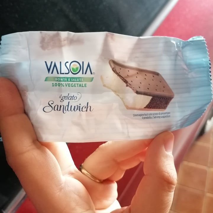photo of Valsoia 8 sandwich il gelato shared by @ilariabo on  17 Aug 2022 - review
