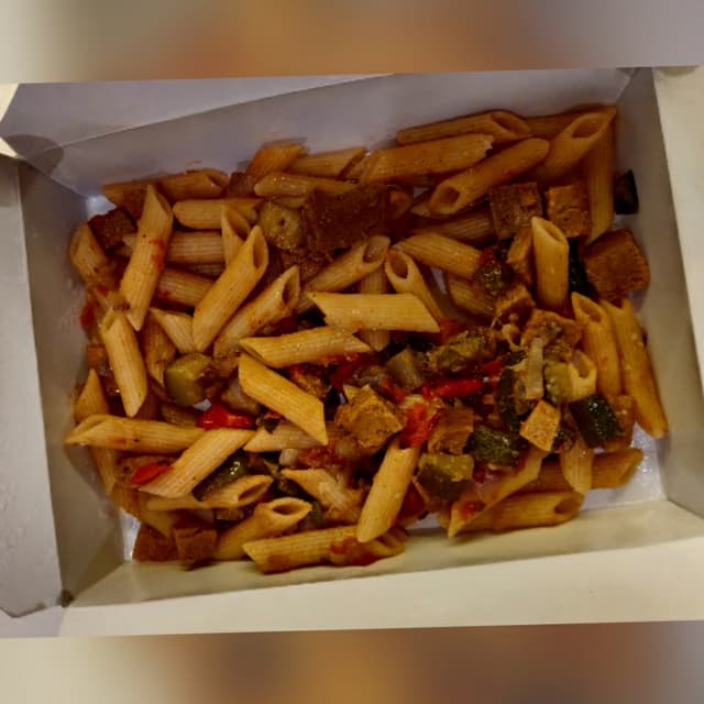 Photo of the dish “Penne rigate amb samfaina i seità”