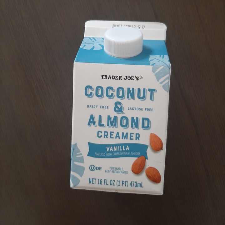 photo of Trader Joe's Coconut & Almond Vanilla Creamer shared by @bananasmoothie on  10 Sep 2020 - review