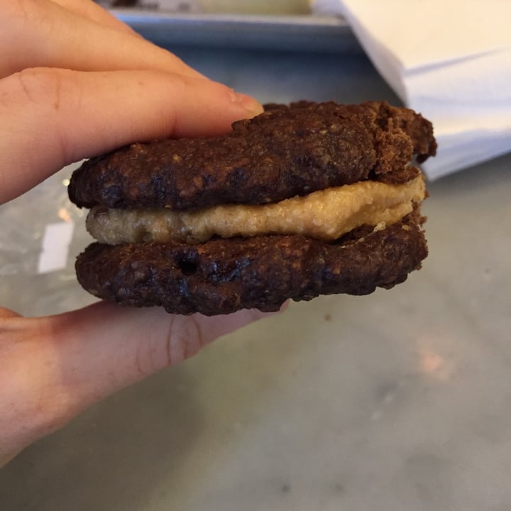 photo of Tostado Alfajor vegano shared by @katherinejagodnik on  30 Jan 2021 - review