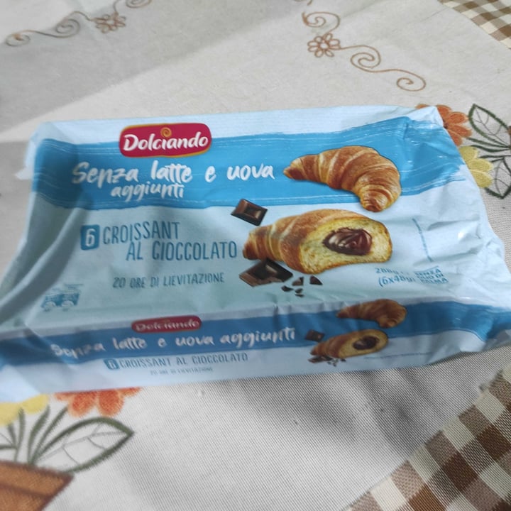 review photo of Dolciando Croissant Al Cioccolato Senza latte e uova aggiunti shared by @stop1no on 04 Apr 2021 - review