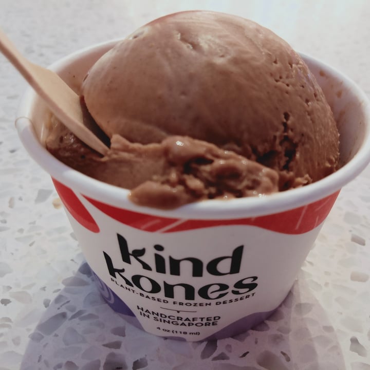 photo of Kind Kones Paragon Hazelnut chocolate ice cream 🍦 shared by @veganspicegirl on  10 Apr 2022 - review