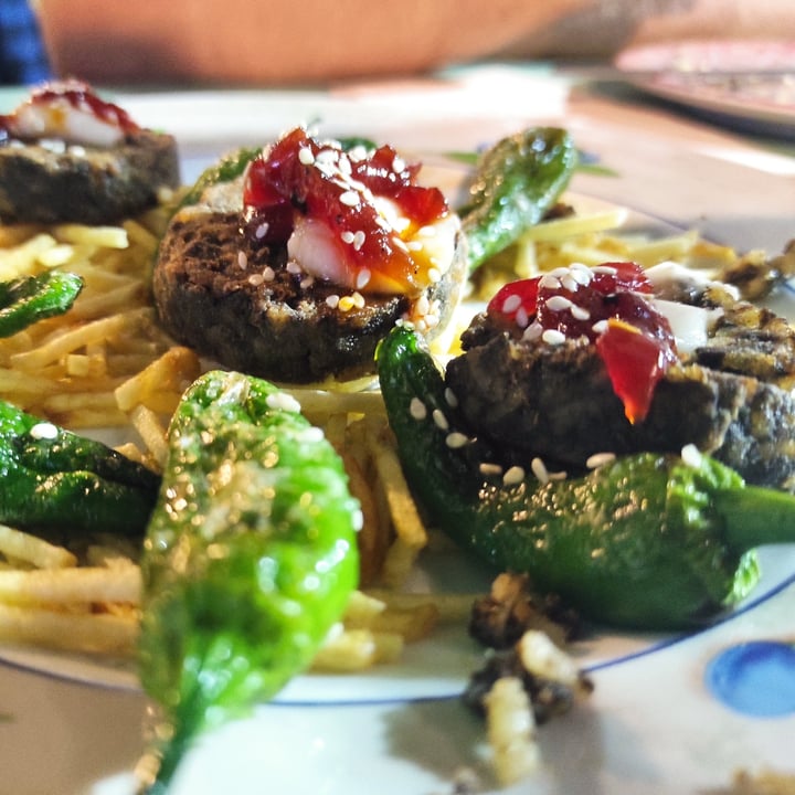 review photo of Hakuna Matata Veggie Morcilla de Burgos con queso estilo cabra y pimiento caramelizado shared by @rachelr on 30 Oct 2022 - review