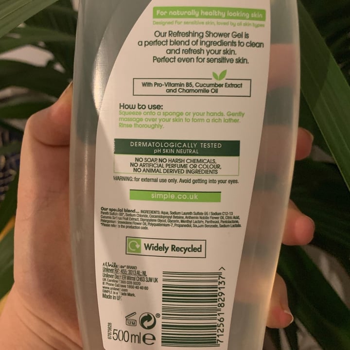 photo of Simple Kind to skin refreshing shower gel shared by @marruiz on  18 Jan 2021 - review