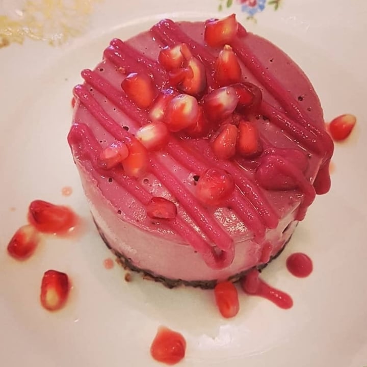 review photo of Sementis Cheesecake Crudista Al Melograno shared by @robykavinsky on 12 Jan 2022 - review
