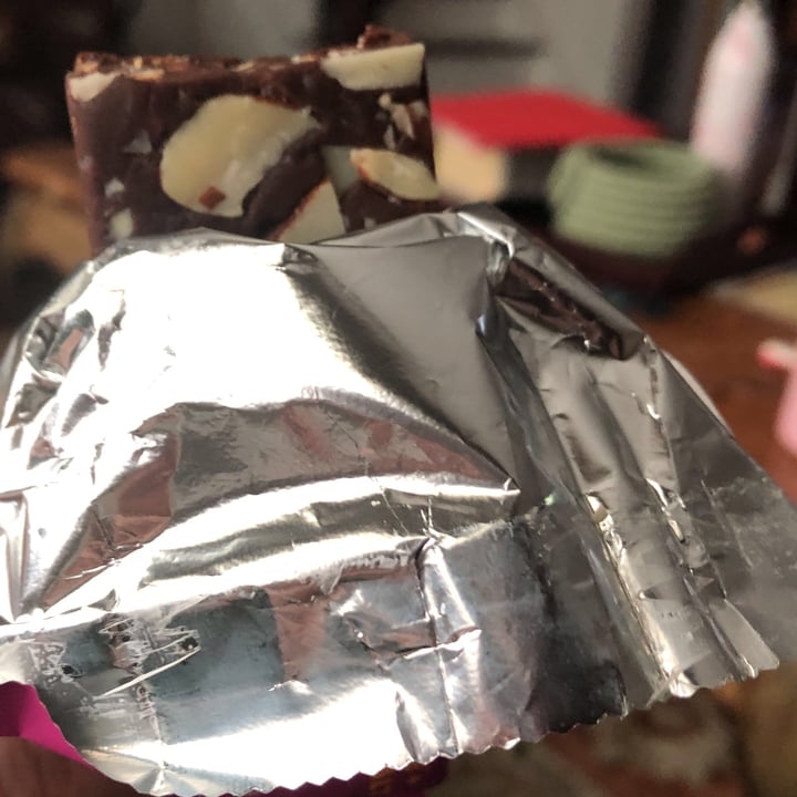 review photo of Kashi Dark Chocolate and Almonds and Sea Salt Protein Bar shared by @kaleighk on 27 May 2021 - review