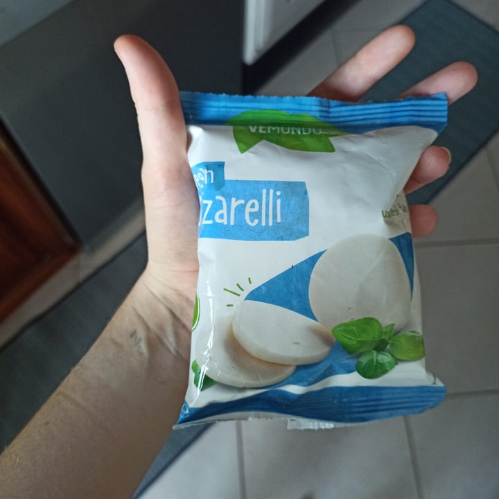 photo of Vemondo  Vegan Mozzarelli shared by @fifill on  23 Aug 2022 - review