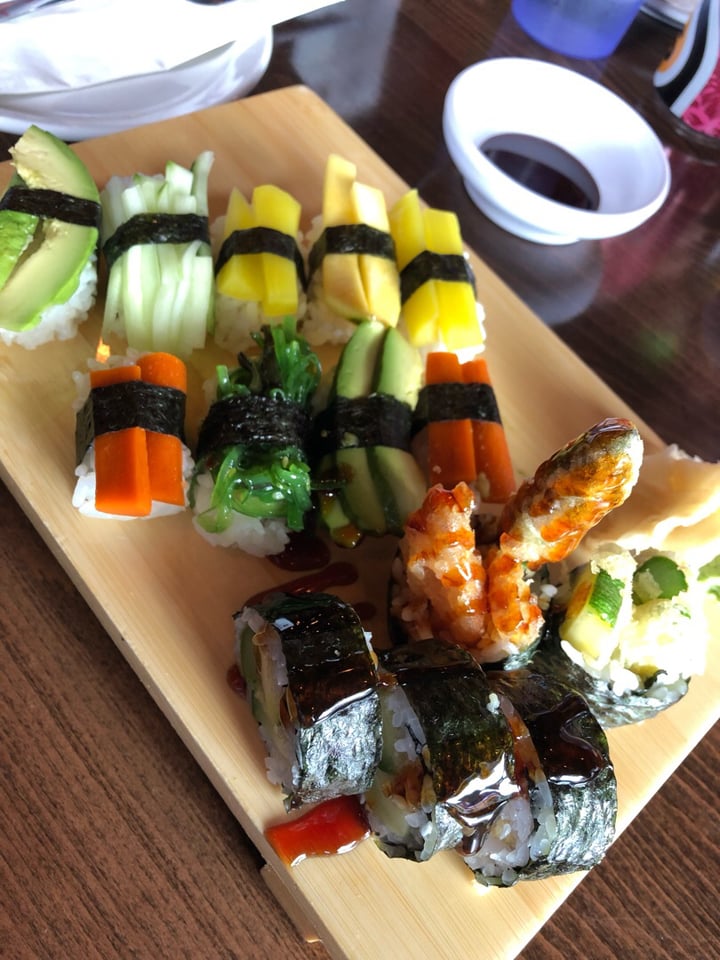 photo of MOMO Sushi Vegetable Platter Deluxe shared by @annettej on  21 Jun 2019 - review
