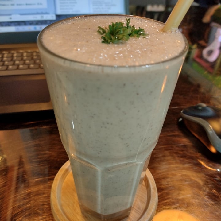 photo of The Vegan Table Spiced banana smoothie shared by @felice on  30 Sep 2021 - review