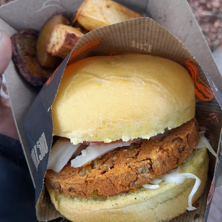 review photo of Burguer evolution Hamburguesa Saudita shared by @camubargados on 29 May 2022 - review