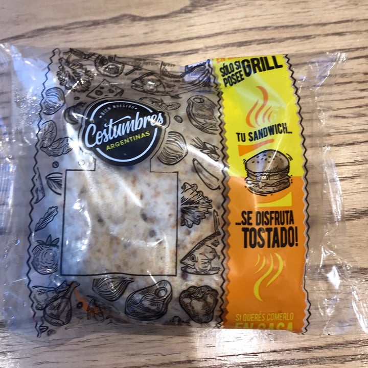 review photo of Costumbres Argentinas Sándwich vegano shared by @hebezb on 02 Jun 2022 - review