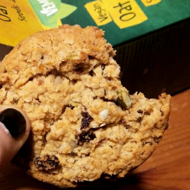 photo of Vemondo Vegan Oat Cookies Seeds and Apricot shared by @gioemma on  09 Dec 2021 - review