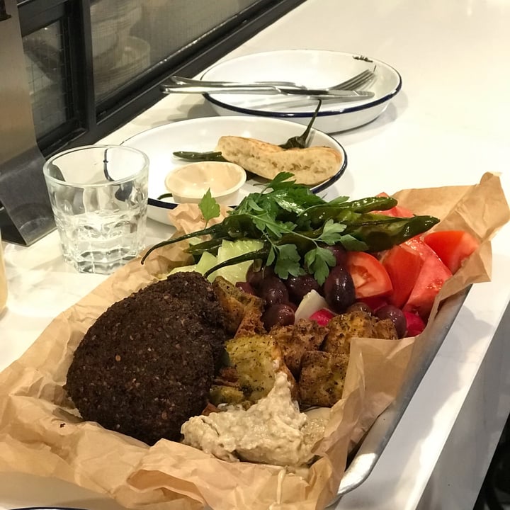 photo of Miznon Singapore Israeli Pita Rocks Salad shared by @mariaubergine on  23 Feb 2022 - review