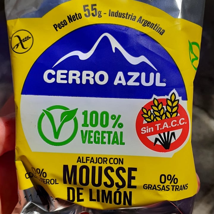photo of Cerro Azul Alfajor con Mousse de Limón shared by @veganmaifernandez on  16 Jan 2021 - review