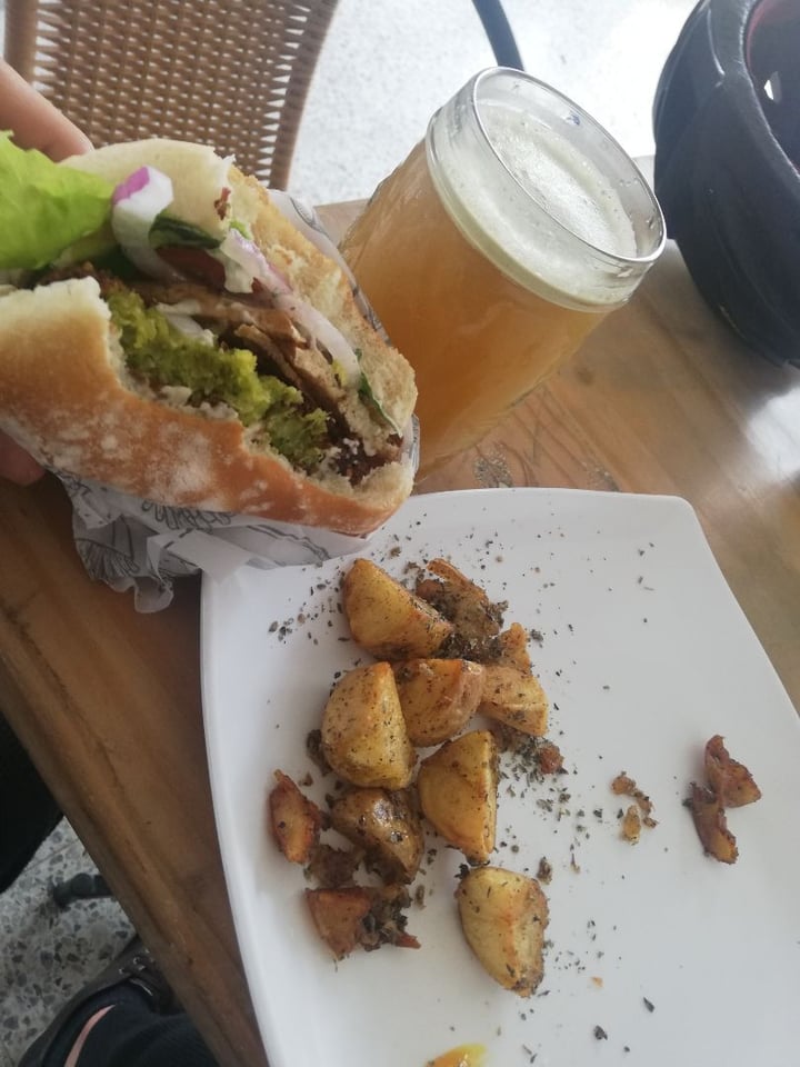 photo of Vegan'us Hamburguesa de falafel shared by @juansalazarftw on  23 Dec 2019 - review